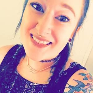 Meet your Posher, Adrianne